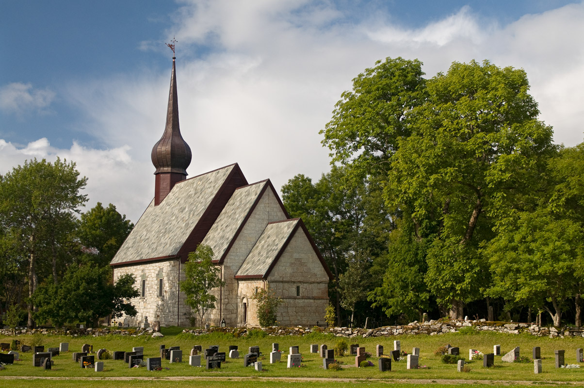 The 12th c. church of Alstahaug © Erlend Haarberg