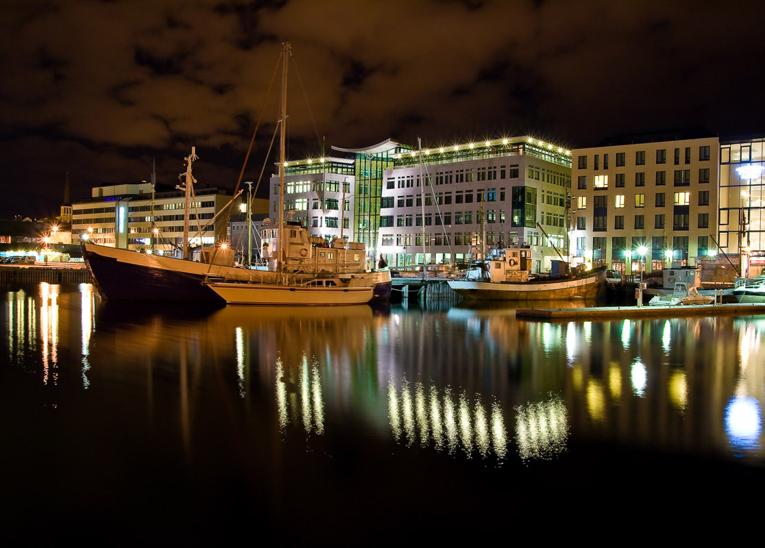 Quiet night in the port of Bodø © Kjetil Iversen
