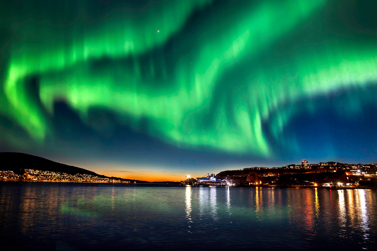 The sea in Narvik with aurora above (c) Michael Ulriksen