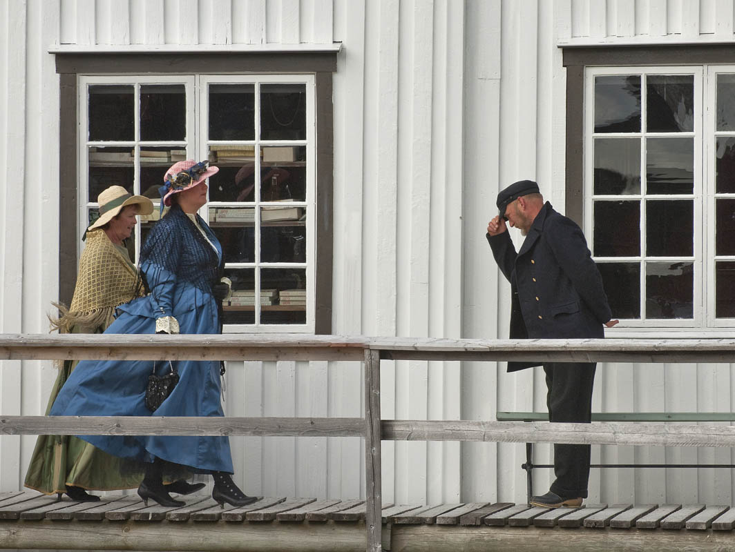 Visitors on Kjerringøy