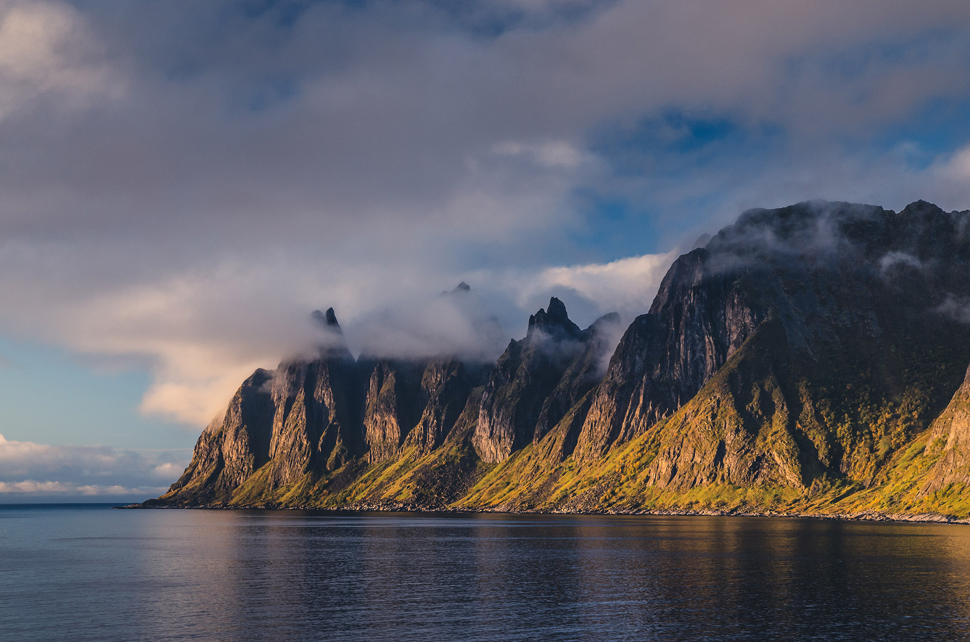 Senja is known for it's pointed peaks