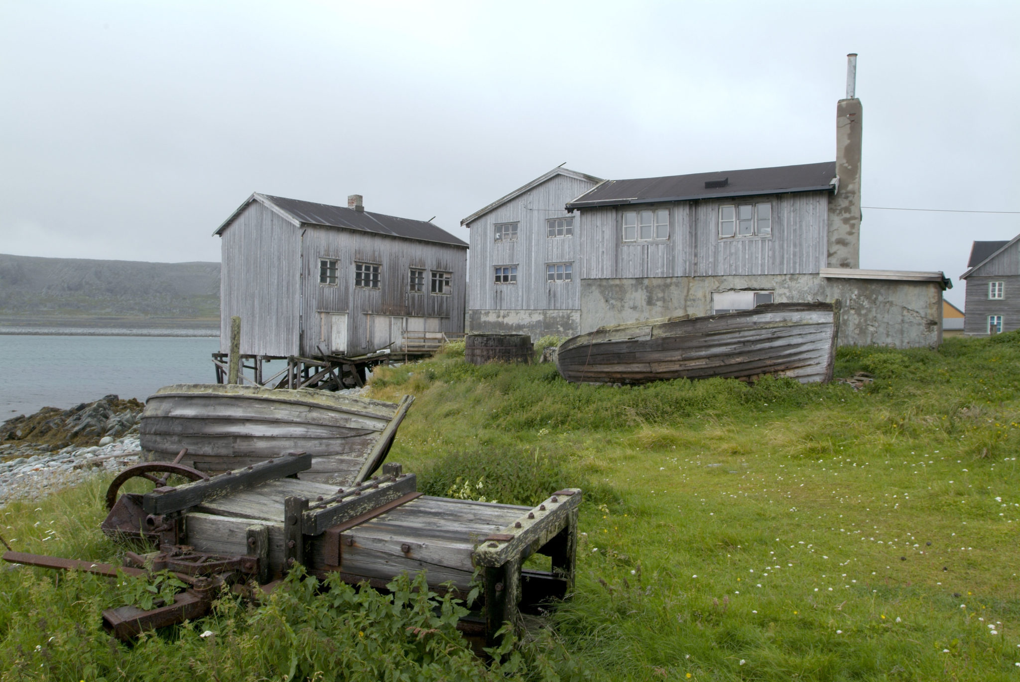 Hamningberg is a place where you can experience the architecture of 'old Finnmark', as buildings here escaped destruction at the end of World War 2
