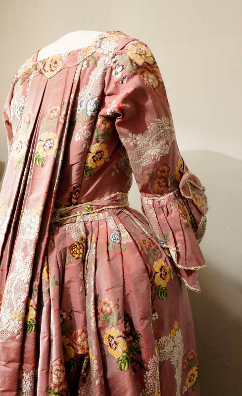 Bridal dress from Lurøy from the 18th c., all paid by fish © Ernst Furuhatt Jekt Trade Museum of Bodø