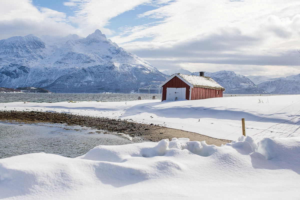 A boathouse in winter © Jenny Hoff