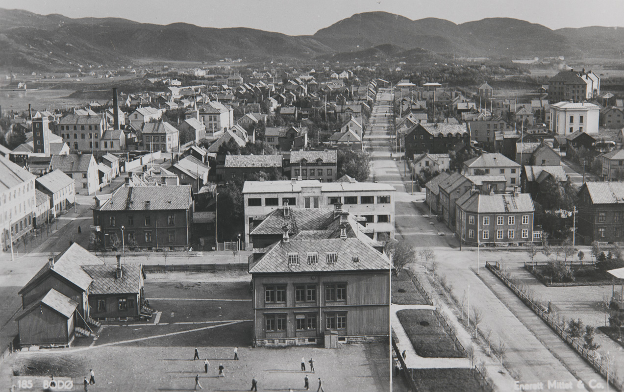 Bodø in 1939, seen from the church tower. Photo from Mittet Foto, used with permission from the Nordland Museum