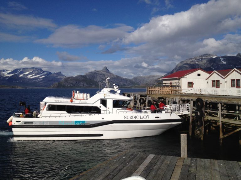 Arrive at Kjerringøy by boat © Roger Johansen