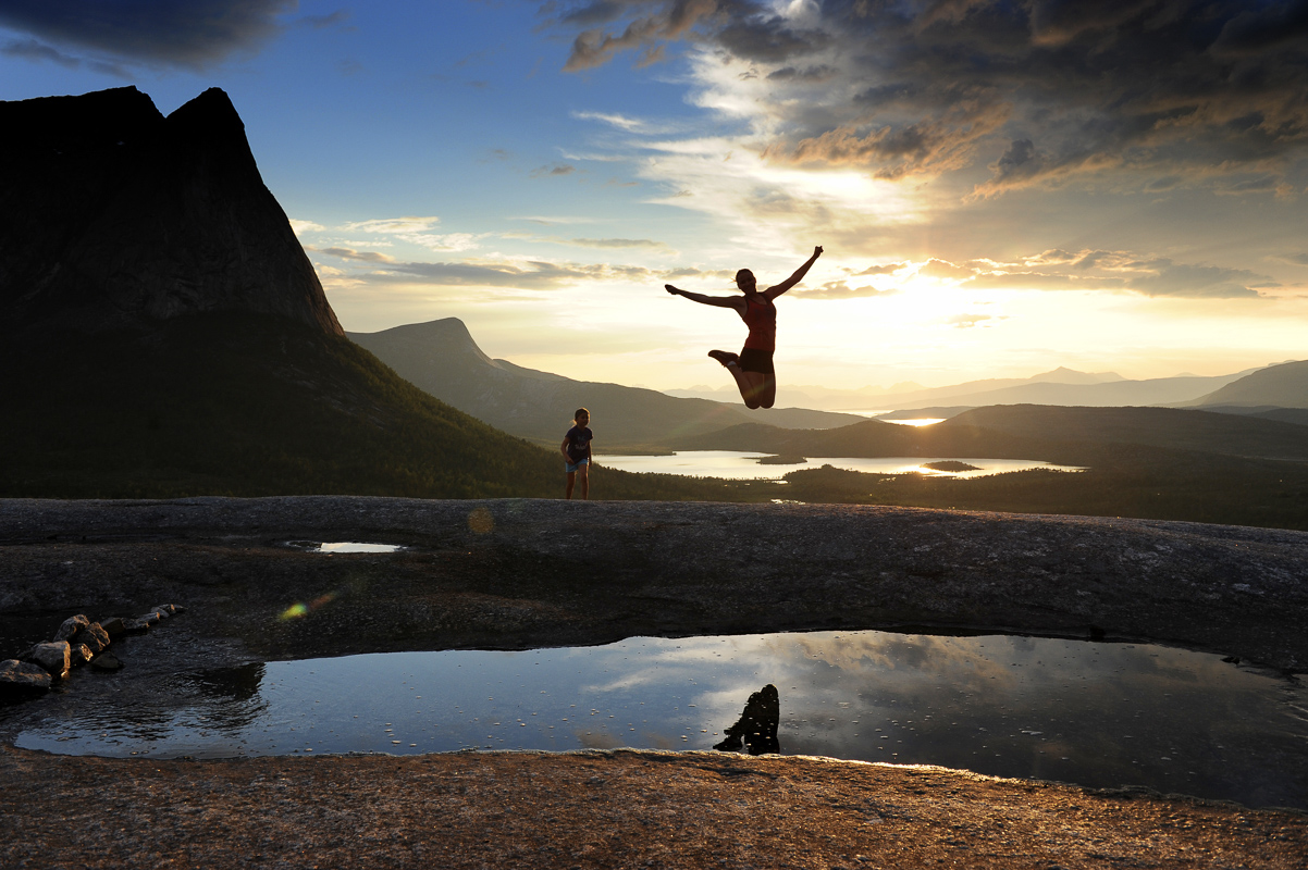 Et sommeryrt hopp i Efjorden © Rune Dahl