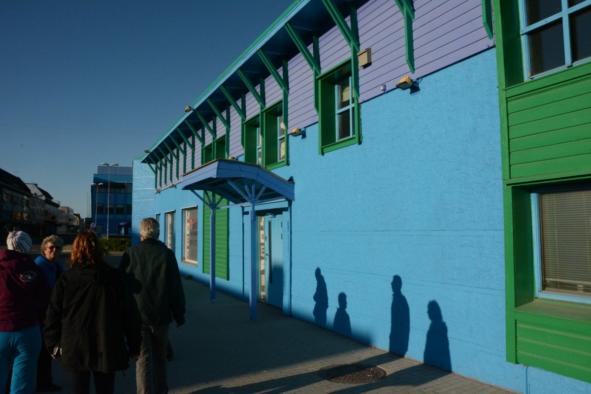 Shadows on the blue walls © Knut Hansvold