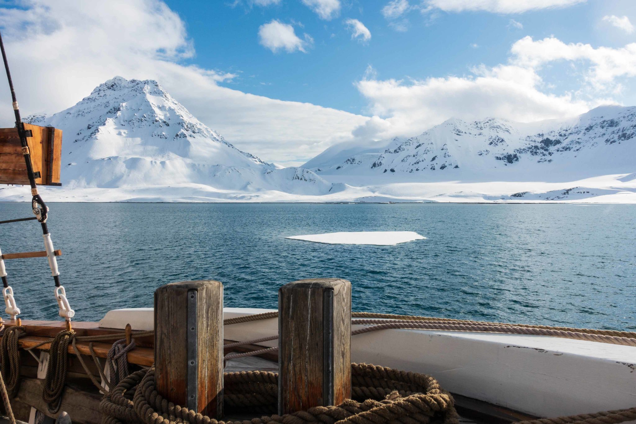 Fjellene på Svalbard er ville og vakre © Mats Hoel Johannessen