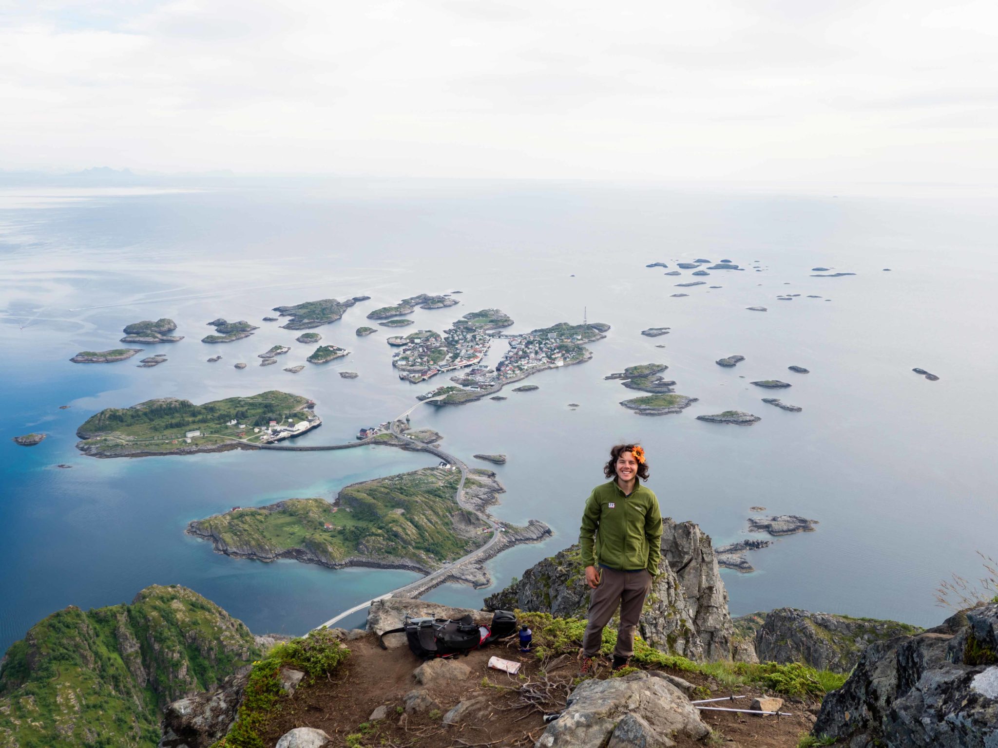 Utsikt over Henningsvær på toppen av Festvågtinden © Kristin Folsland Olsen