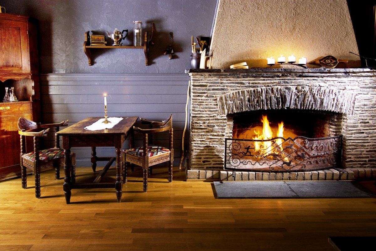 Cosy surroundings to come back to after a day out in nature © Rundhaug Gjestegård