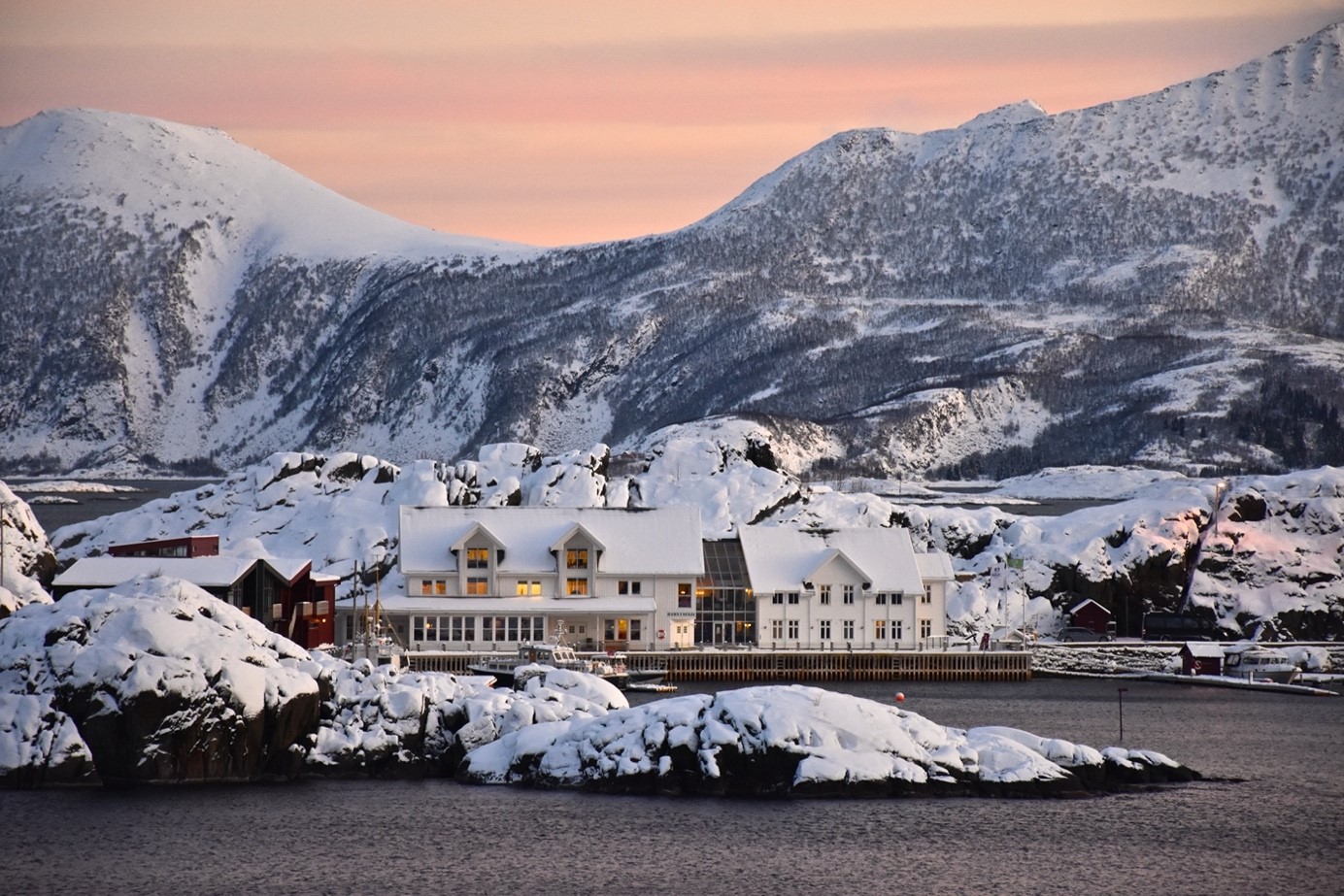 Stunning winter scenery, perfect for a getaway in nature © Hamn in Senja