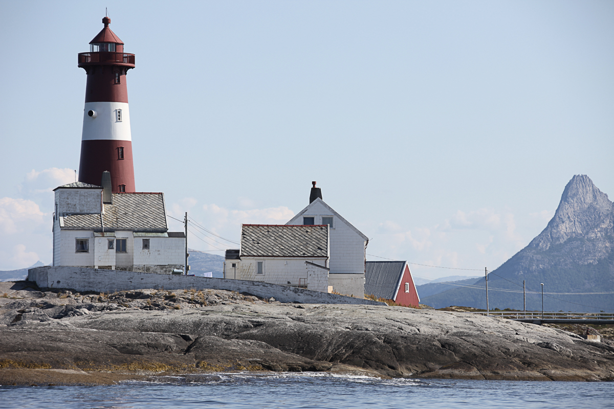 The rugged shoreline highlights why a lighthouse was so important, especially in the olden days © Roger Johansen