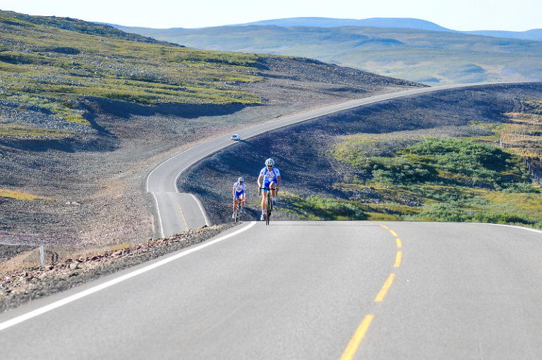 Fv 98 over Ifjordfjellet i Finnmark. Offisielt åpnet som helårsveg i august 2015. Vegen går gjennom kommunene Lebesby, Gamvik og Tana