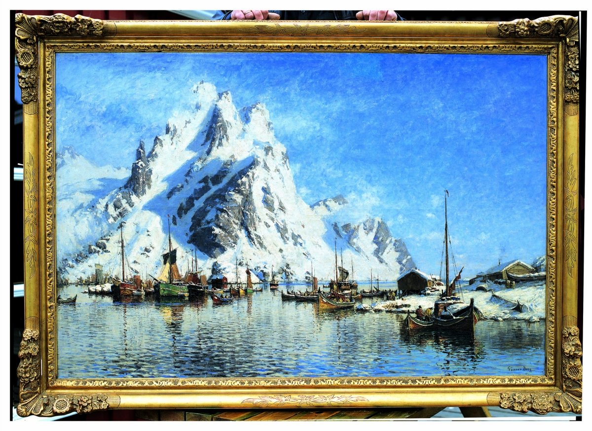 A painting from Gunnar Berg of Svolvær Port, Lofoten © Galleri Lofotens Hus