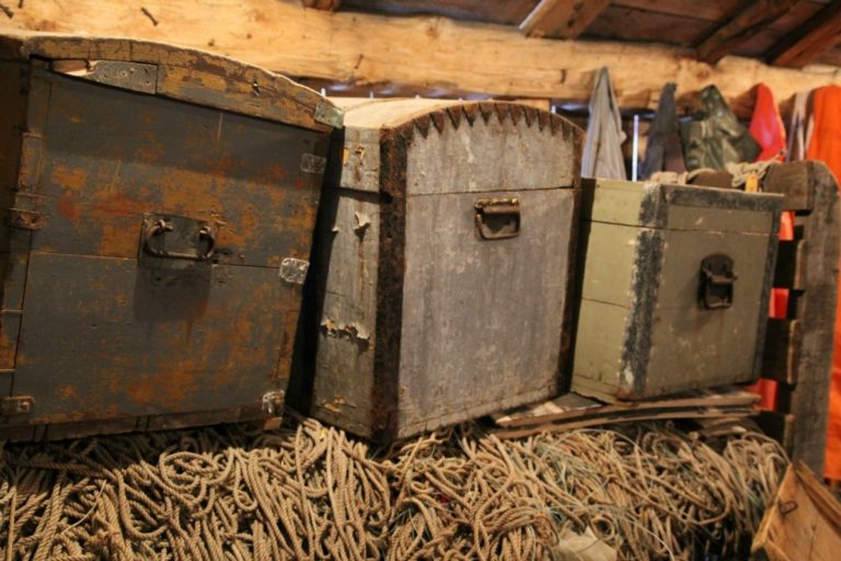 Old style chests © Norsk fiskeværmuseum Lofoten