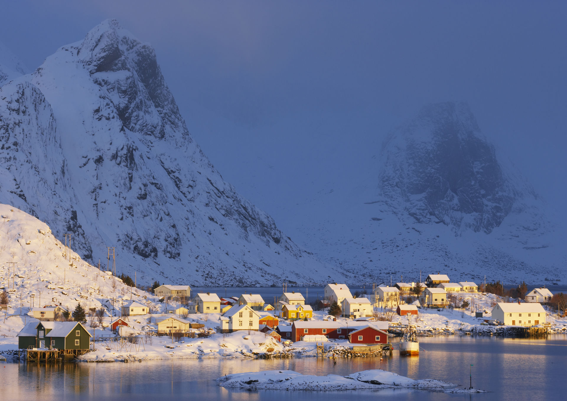 Reine, the most beautiful village in Norway, in wintertime. Photo: Bård Løken / nordnorge.com