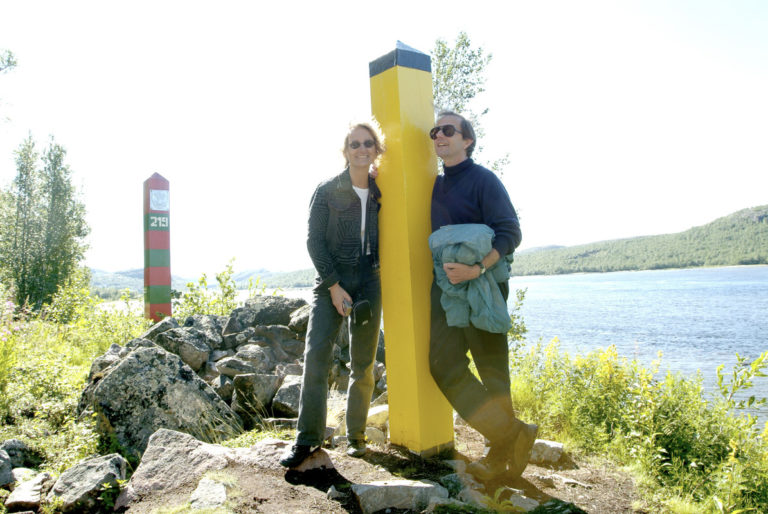 Stay on the Norwegian side! Two border markings near Boris Gleb © Trym Ivar Bergsmo
