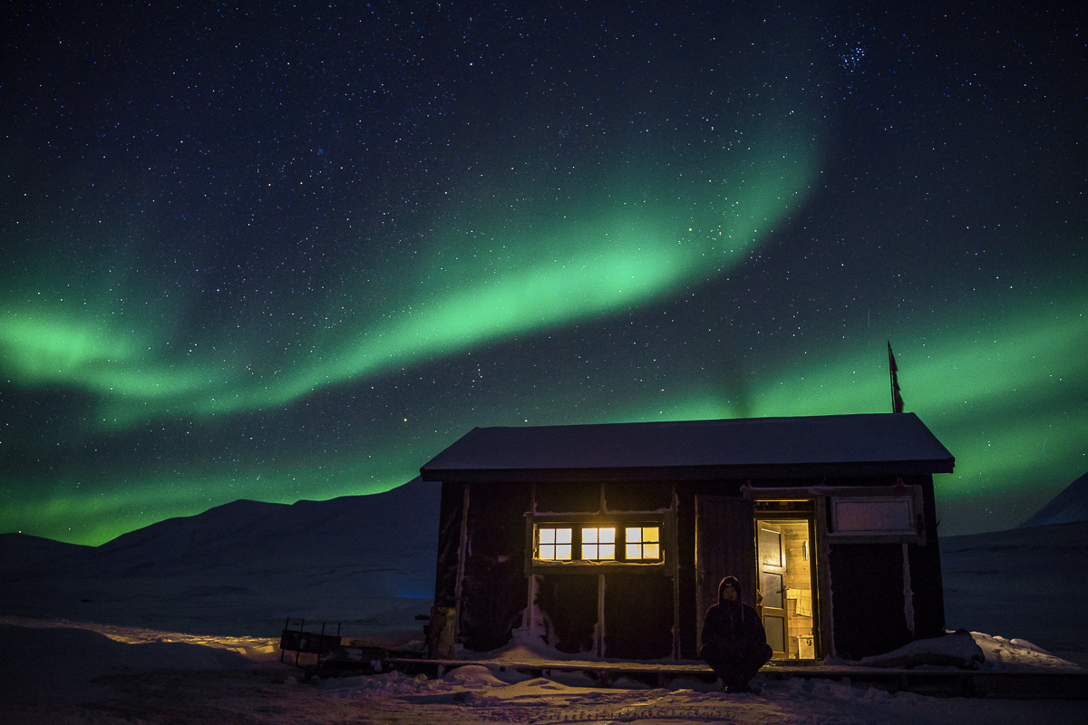 Så er det oss, hytta og nordlyset © Jan Hvizdal