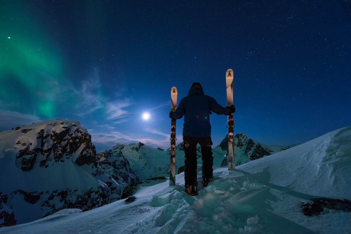 Fullmåne, nordlys og topptur. Kinderegg © Lars Mathisen / Visit Tromsø