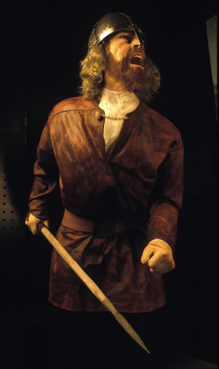 Tore Hund kills Saint Olav with the spear that his relative had been killed by © Sør-Troms museum
