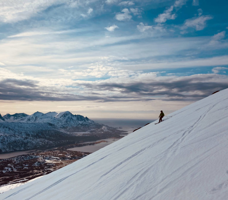Skiing in late winter on Senja Island © Vegard Olsen