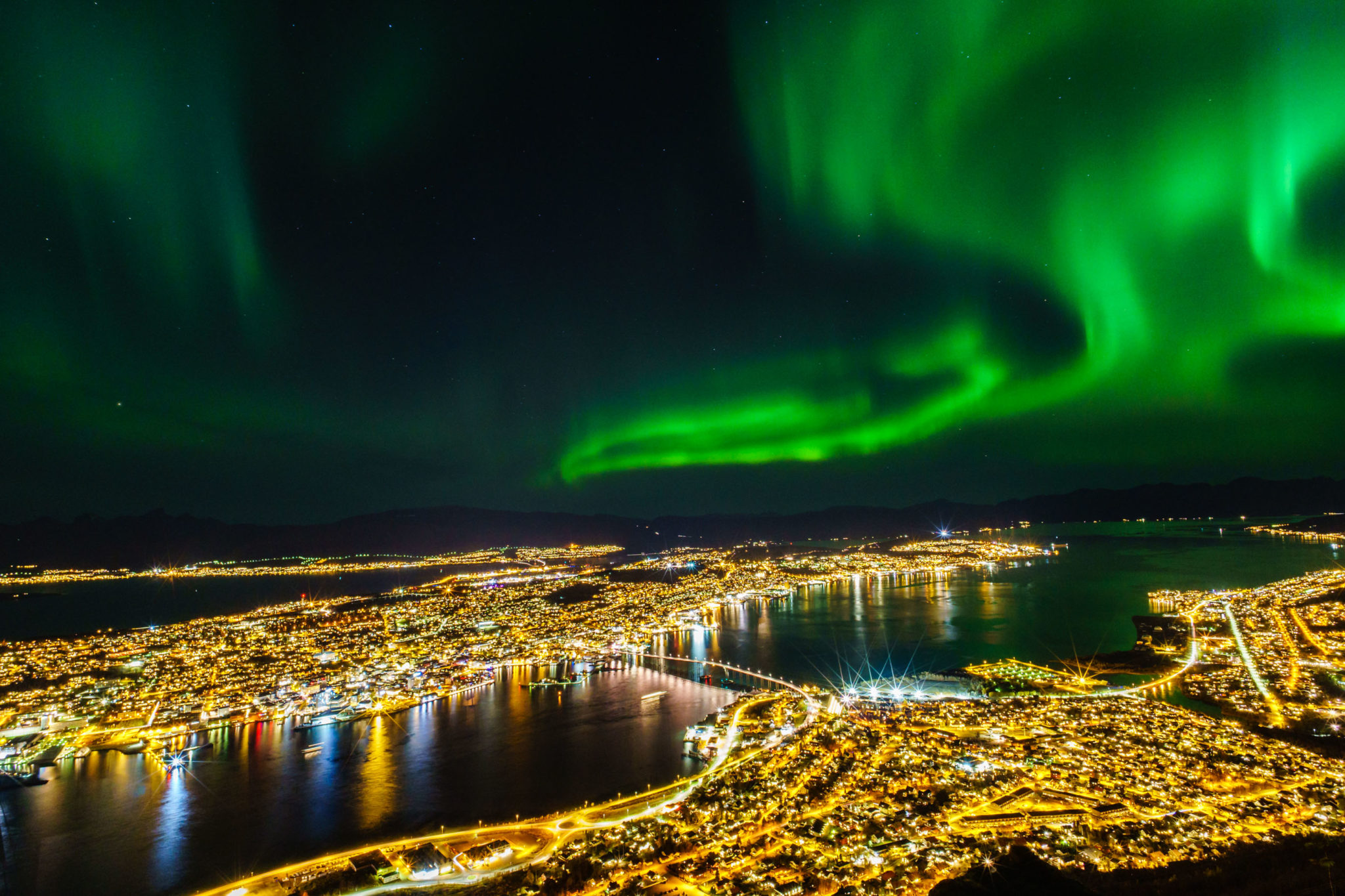 Northern Lights over Tromsø © Vegard Stien