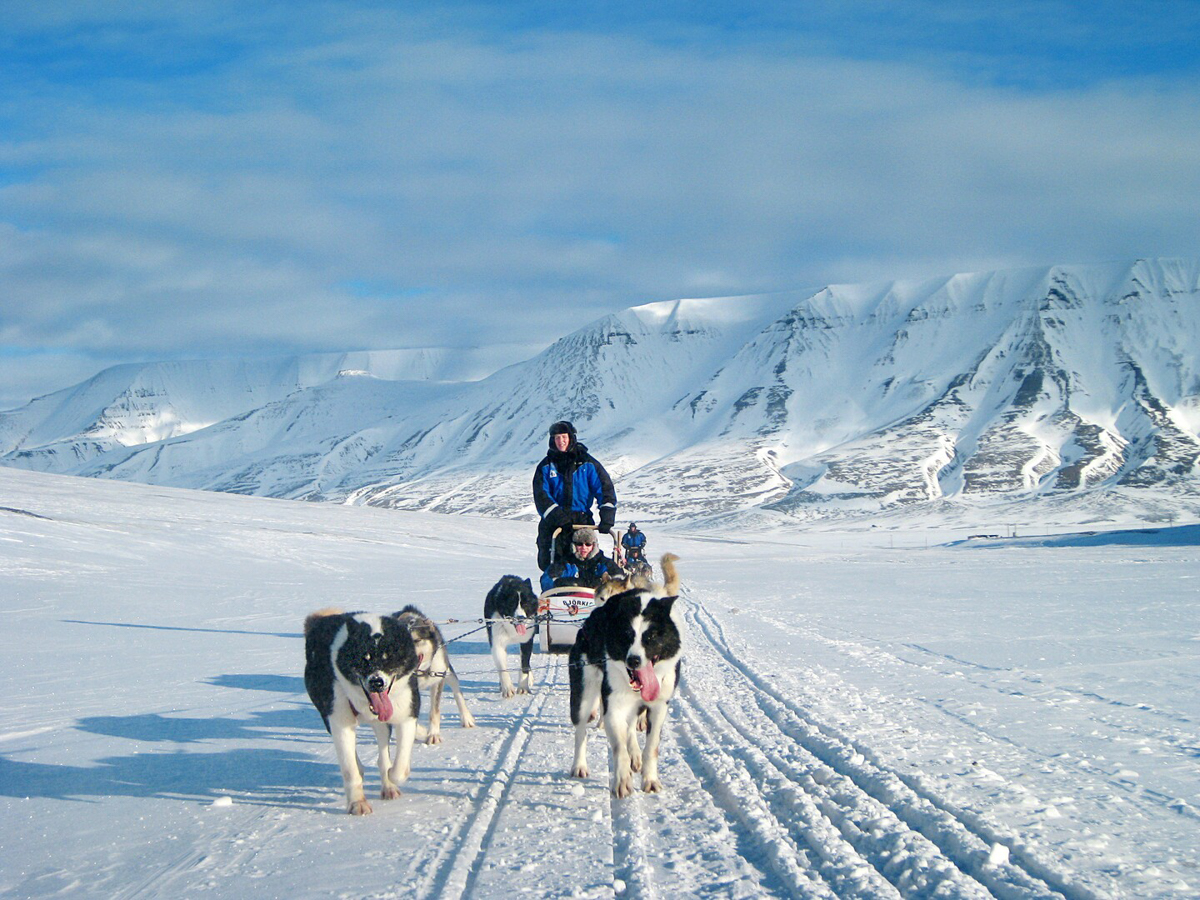 The long, lovely and mild end of winter at Svalbard is perfect for long outings © Marcela Cardenas