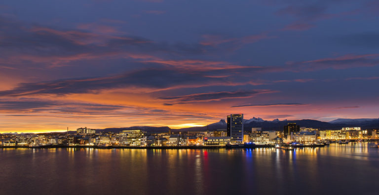 Colorful sunset over Bodø City. Photo: Ernst Furuhatt / nordnorge.com