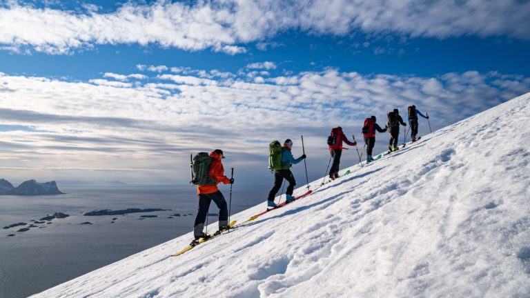 utsikt fra fjell på topptur senja