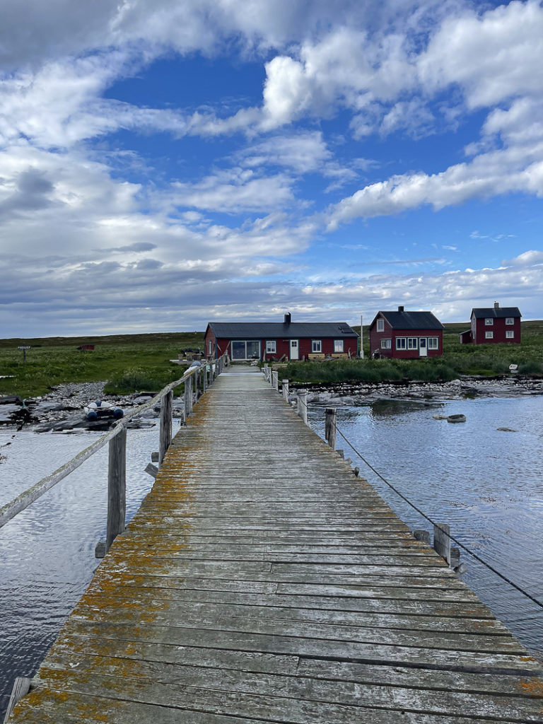 From the quay towards the houses © Tamsøya