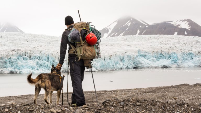 Hunden er en god turpartner på Svalbard © Jarle Røssland