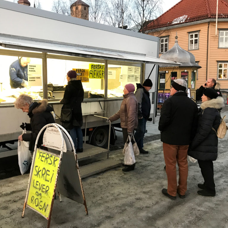Come January-February, the van selling fish is met with increased interest. This is the time for fresh cod with liver and roe © Knut Hansvold