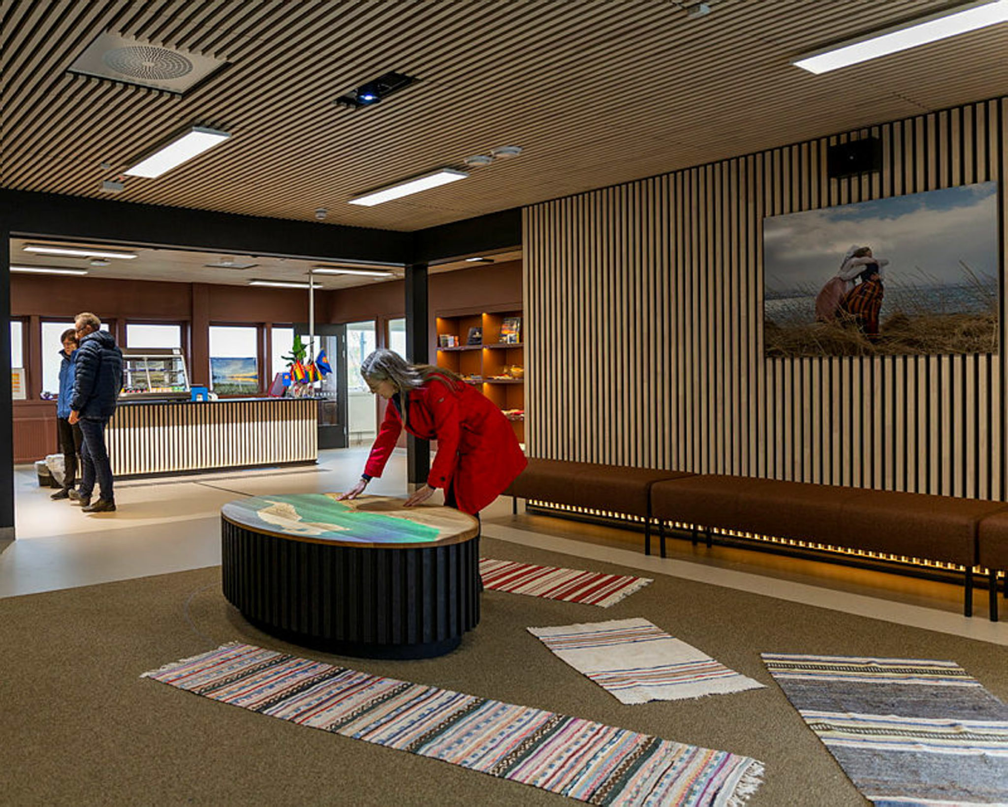 Learn about the history of Vadsø on a fun table in the foyer. Do note the rugs © Vadsø museum - Ruija kvenmuseum