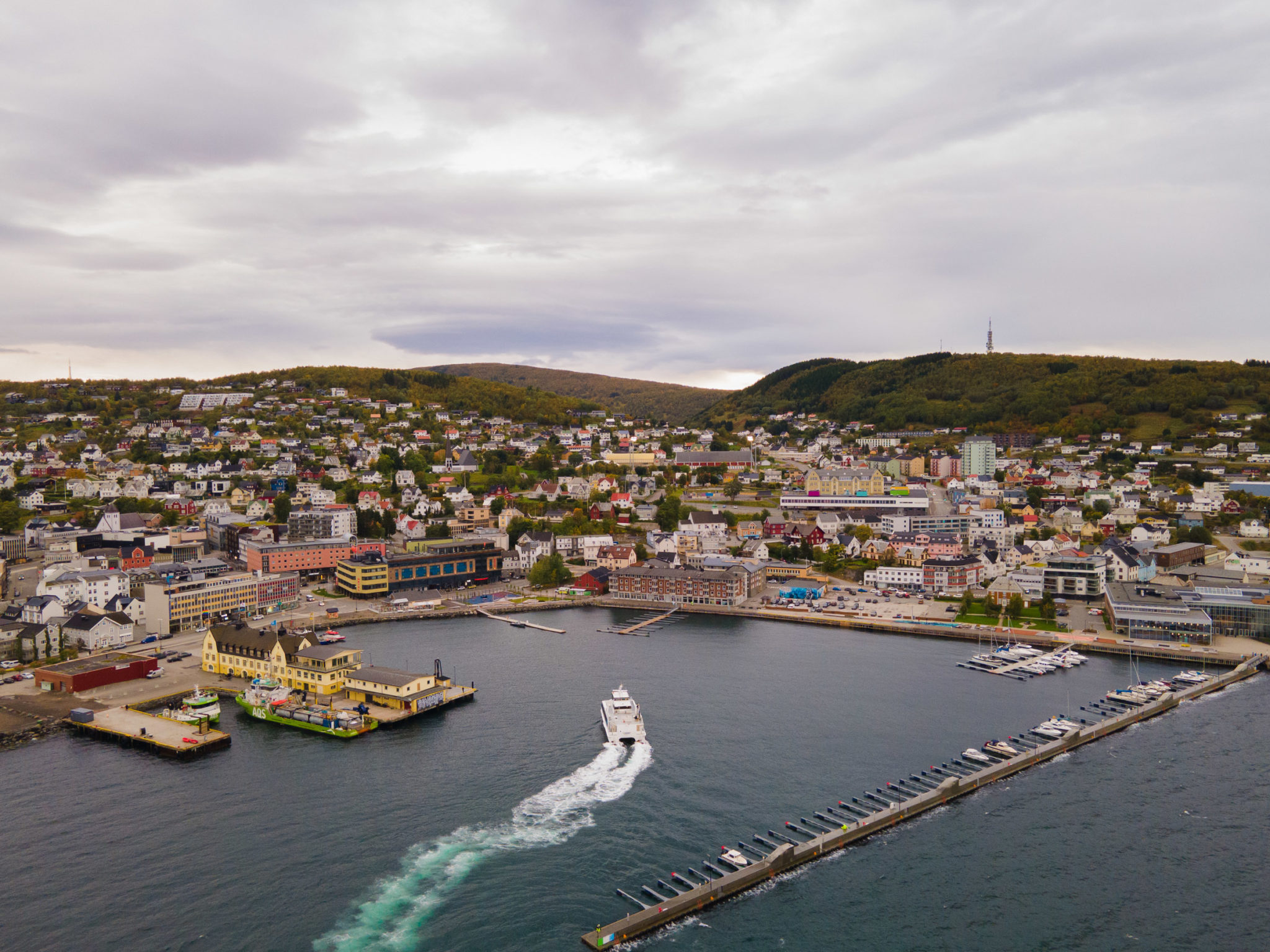Harstad's compact city centre is surrounded by green hills and lush farmland. This is noticeable in the aroma of the city's restaurants © Lars Åke Andersen