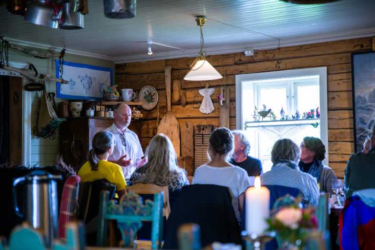 The food is presented in the barn where most meals are served these days. Photo: Lars Åke Andersen