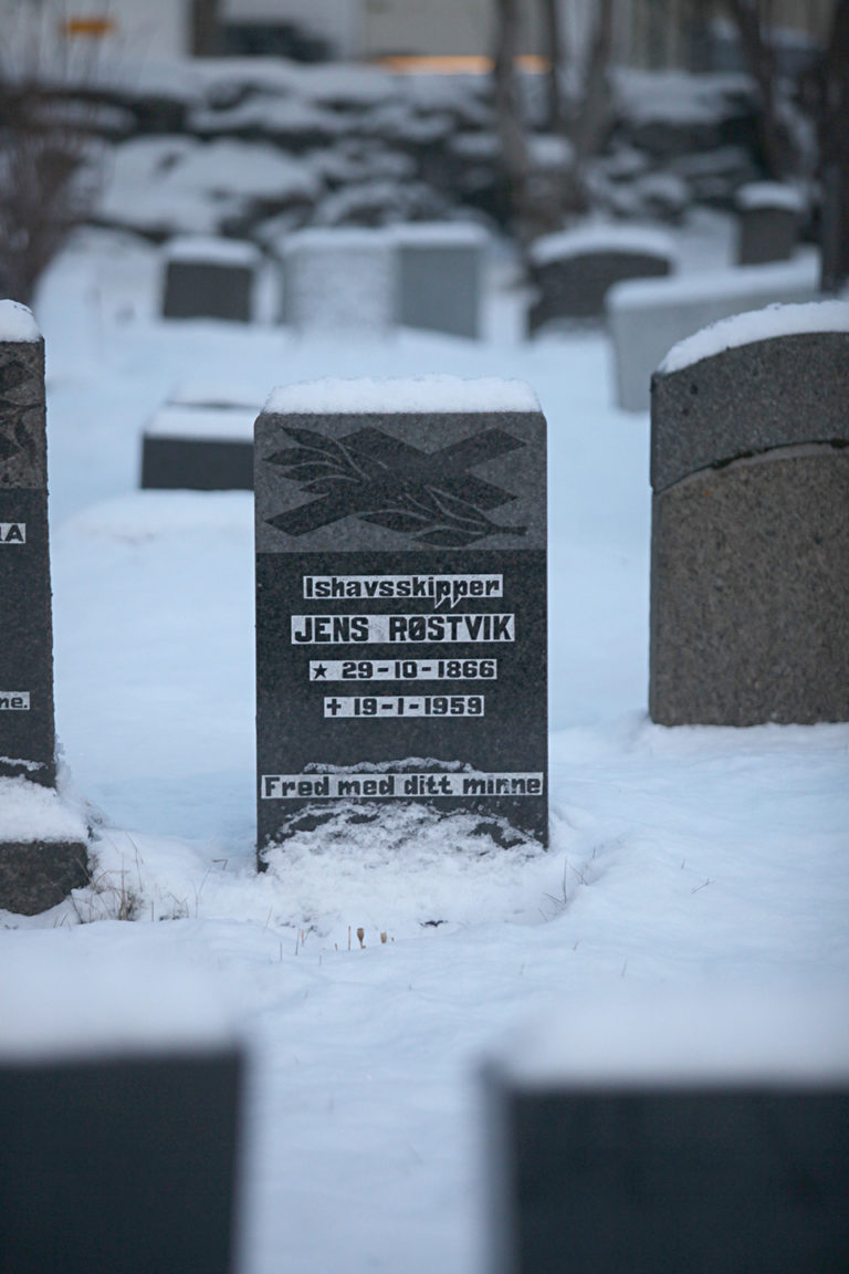 Kirkegården midt i Hammerfest har mange skjulte fortellinger @ Bjørn-Owe Holmberg