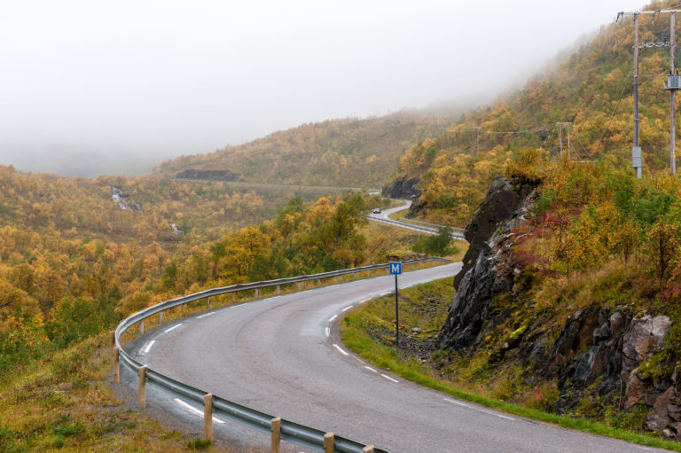 Driving through autumn landscapes © Jarle Wæhler/Statens vegvesen