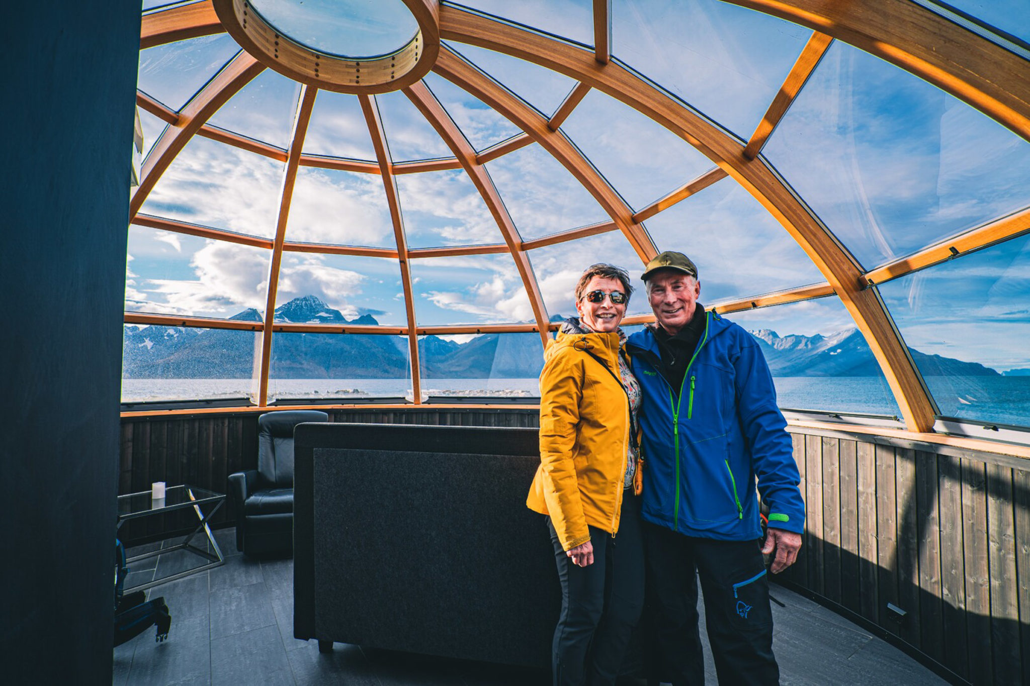 Staying in a glass igloo at Spåkenes © Petr Pavlíček / Visit Lyngenfjord