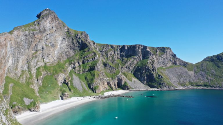 uinn Sand (Værøy beach) is NOT accessible as a hike, you need boat or sea kayak to get there. Photo: Jan Harald Finstad