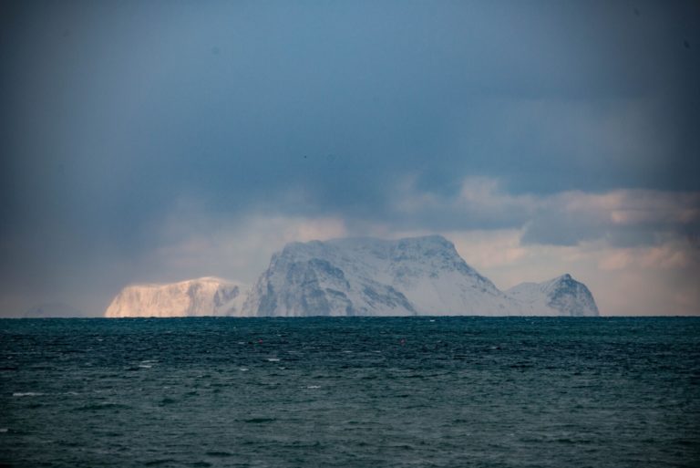 Nord-Fugløy Island seen from Nord-Lenangen, in Lyngenfjord's north. © Jan Oliver Koch / Visit Lyngenfjord