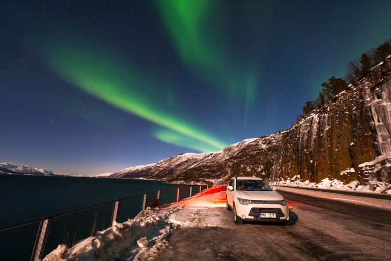 When the Northern Lights dance over the Lyngenfjord, one has to find a safe place to stop the car © Petr Pavlíček/Visit Lyngenfjord
