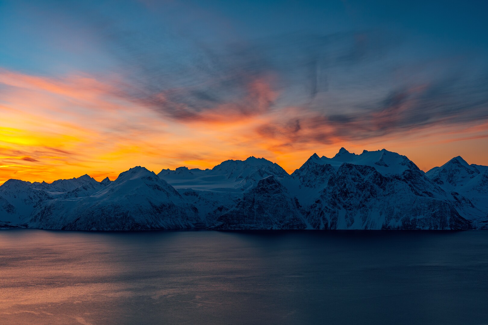 The short winter's day ends in a big way over the Lyngen Alps © Petr Pavlíček / Visit Lyngenfjord