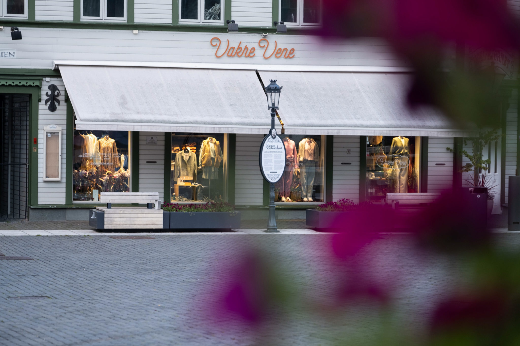 Shop in downtown Harstad in a picturesqe fin-de-siécle wooden house © David Buettner/Visit Harstad