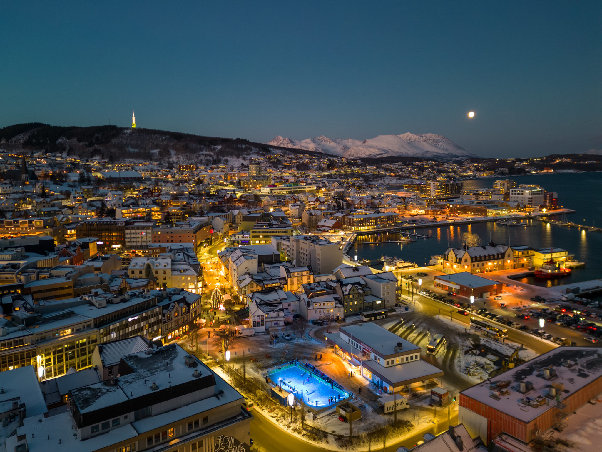 Winter i Harstad with the Richard Kaarbøs plass in the front © Øivind Arvola / Harstad kommune