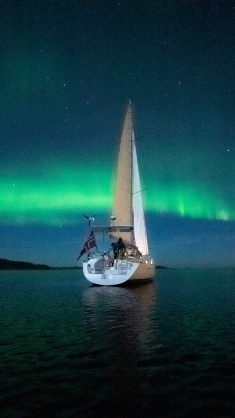 On course to the Northern Lights © Emmet Sparling / Seil Bifrost