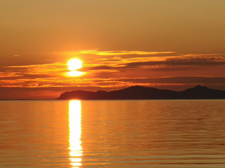 The Midnight Sun, seen from Nupen in the far north of Kvæfjord © Ellen Eliseussen / Kvæfjord kommune