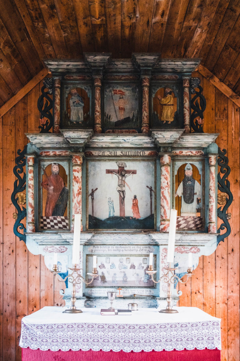 The altarpiece of the 1773 Tranøy church. The top part was cut off when the ceiling was lowered in 1871 © Dag Arild Larsen/Midt-Troms Museum