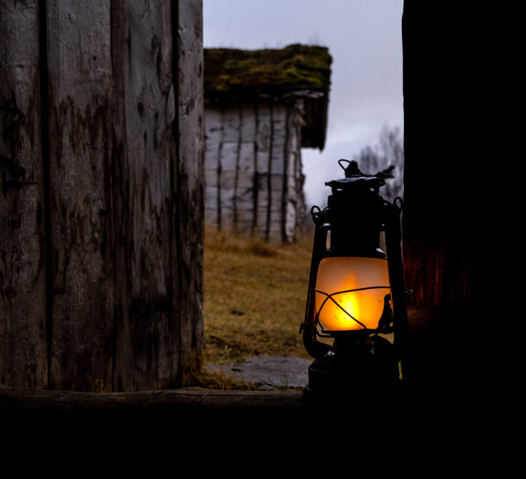 The autumn darkness in the remote Kaperdalen valley is deeper than elsewhere. Nikolaigammen turf hut © Dag Arild Larsen / Midt-Troms museum