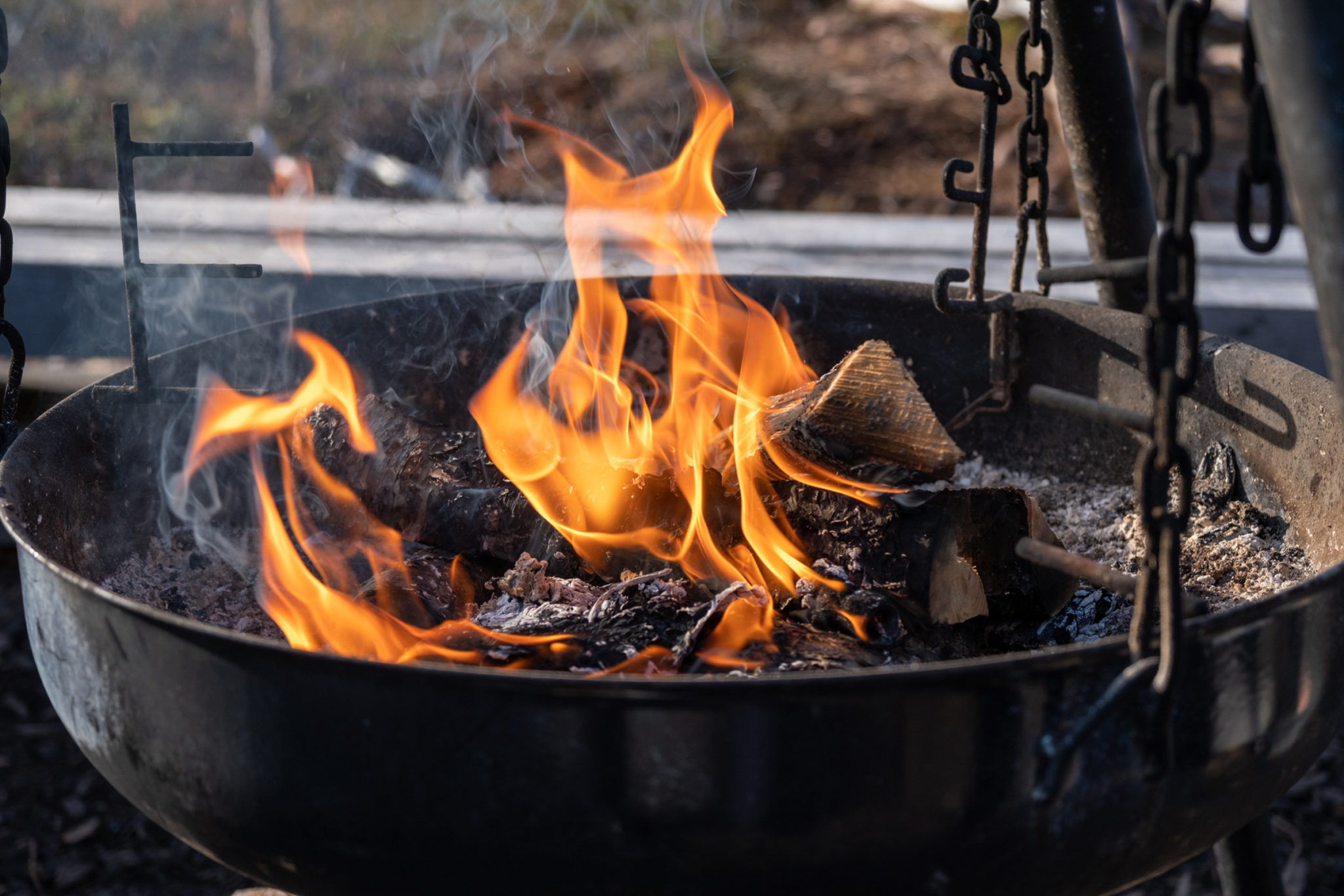 Fire pite at the border to the National Park. Don't cut down dead trees, use the firewood available around the designated © Dag Arild Larsen